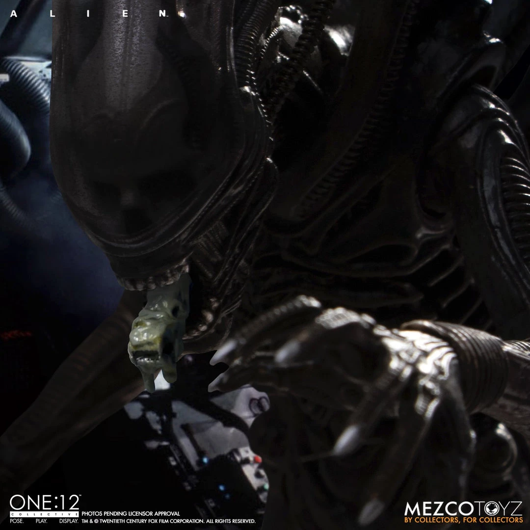 Mezco Toys ONE:12 Collective - Alien 10 Mezco Toys ONE:12 Collective - Alien