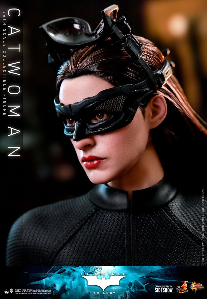 Hot Toys Movie Masterpiece 1/6 Scale Figure - Catwoman (The Dark Knight Trilogy) 4 Hot Toys Movie Masterpiece 1/6 Scale Figure - Catwoman (The Dark Knight Trilogy)
