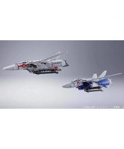 Bandai DX Chogokin Macross 1/48 Scale VF-1A Maximillian Jenius Use